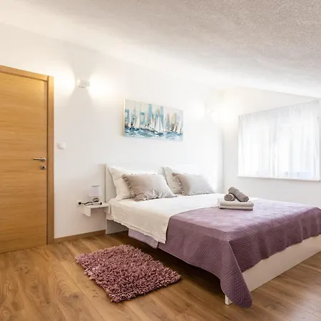 Ana Perfect For Families With Kids And Groups,house With Heated Pool 別荘 ポドストラナ