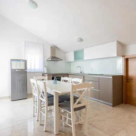 Ana Perfect For Families With Kids And Groups,house With Heated Pool
