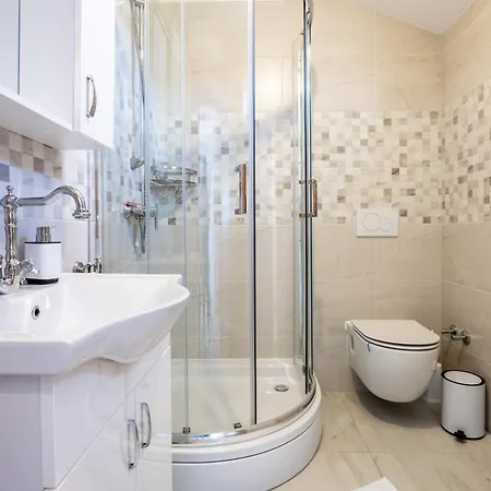 Ana Perfect For Families With Kids And Groups,house With Heated Pool ポドストラナ