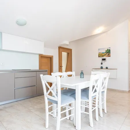 Ana Perfect For Families With Kids And Groups,house With Heated Pool ポドストラナ