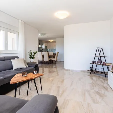 別荘 Ana Perfect For Families With Kids And Groups,house With Heated Pool