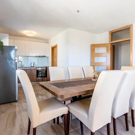 Ana Perfect For Families With Kids And Groups,house With Heated Pool * ポドストラナ
