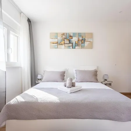 Ana Perfect For Families With Kids And Groups,house With Heated Pool ポドストラナ