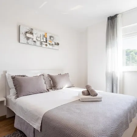 別荘 Ana Perfect For Families With Kids And Groups,house With Heated Pool