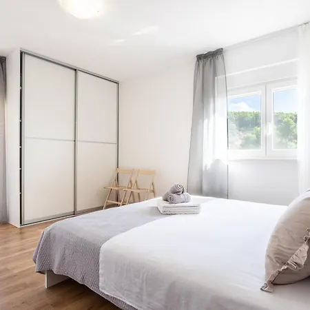 Ana Perfect For Families With Kids And Groups,house With Heated Pool 別荘 ポドストラナ