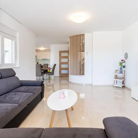 別荘 Ana Perfect For Families With Kids And Groups,house With Heated Pool