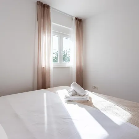 Ana Perfect For Families With Kids And Groups,house With Heated Pool *