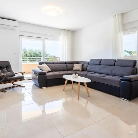 Ana Perfect For Families With Kids And Groups,house With Heated Pool 別荘 ポドストラナ