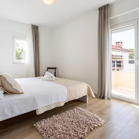 別荘 Ana Perfect For Families With Kids And Groups,house With Heated Pool