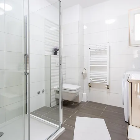 Ana Perfect For Families With Kids And Groups,house With Heated Pool * ポドストラナ