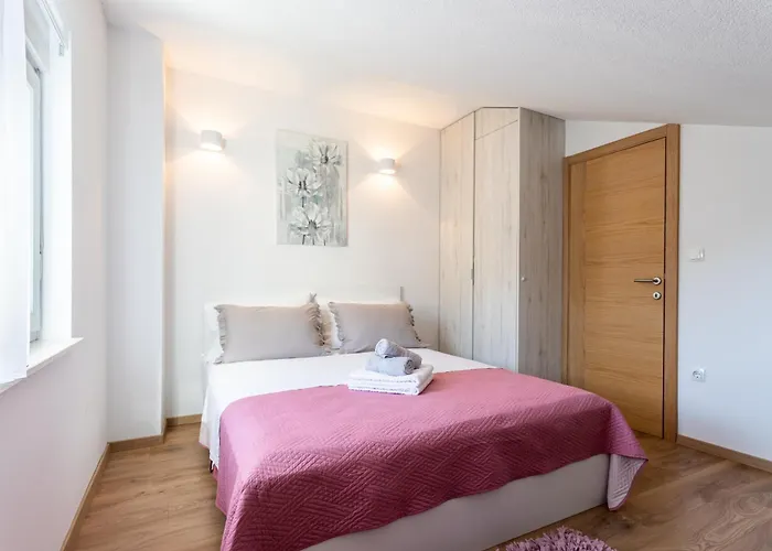 Ana Perfect For Families With Kids And Groups,house With Heated Pool בית נופש פודסטראנה