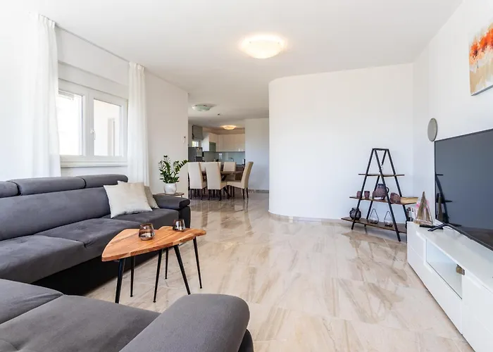 בית נופש Ana Perfect For Families With Kids And Groups,house With Heated Pool