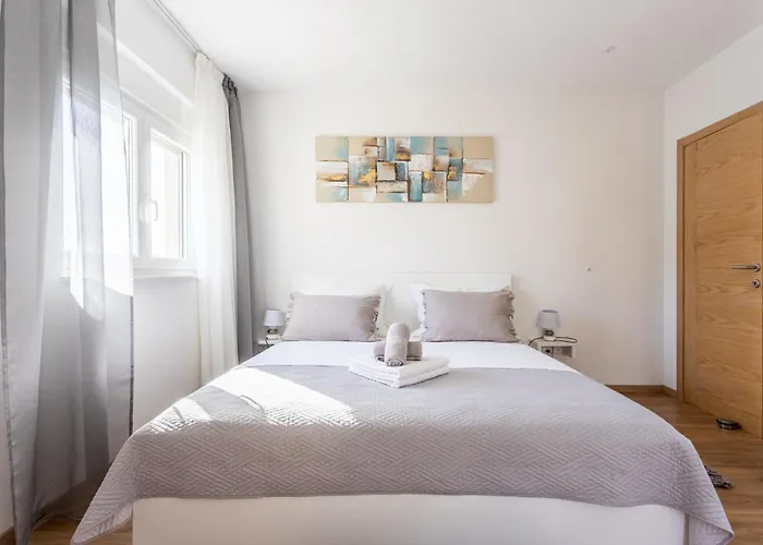 Ana Perfect For Families With Kids And Groups,house With Heated Pool פודסטראנה