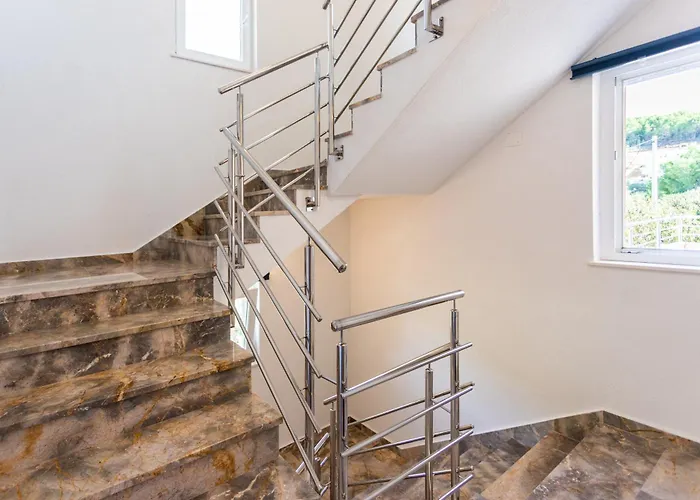 Ana Perfect For Families With Kids And Groups,house With Heated Pool פודסטראנה